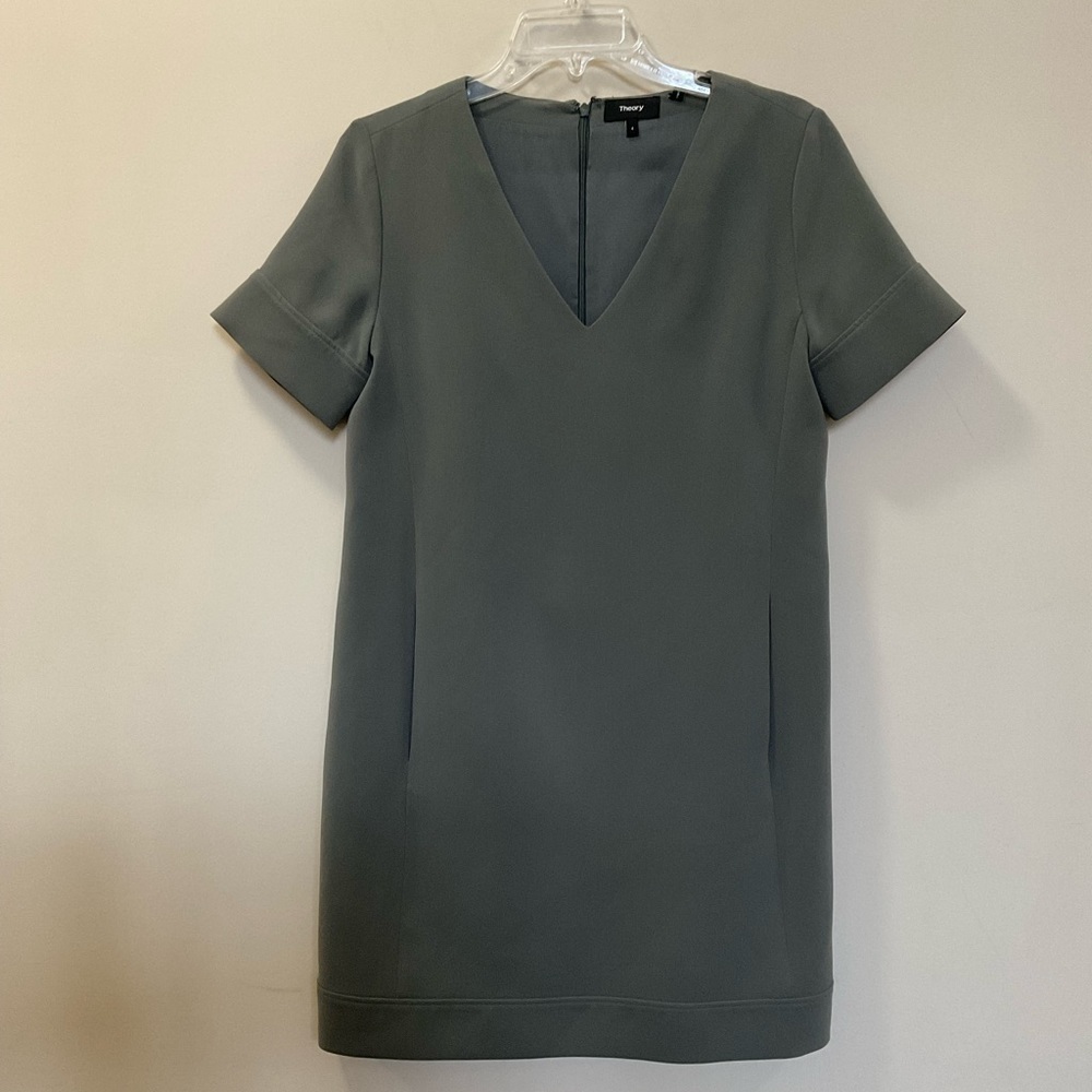 Theory V Neck Green Banded Shift Dress Short Sleeves Hidden Back Zip Size 4